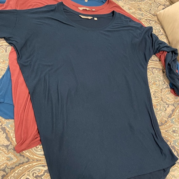 Athleta Women's Long Sleeve Asymmetrical Hemline Threadlight oversized shirt - Picture 1 of 4